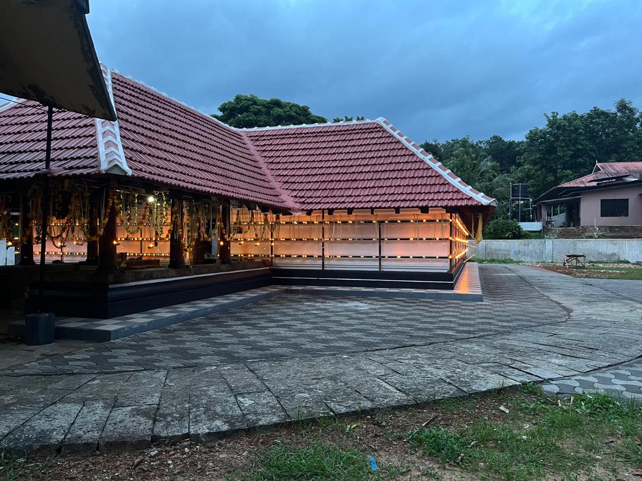 Chutuvilakku on Temple Renovation